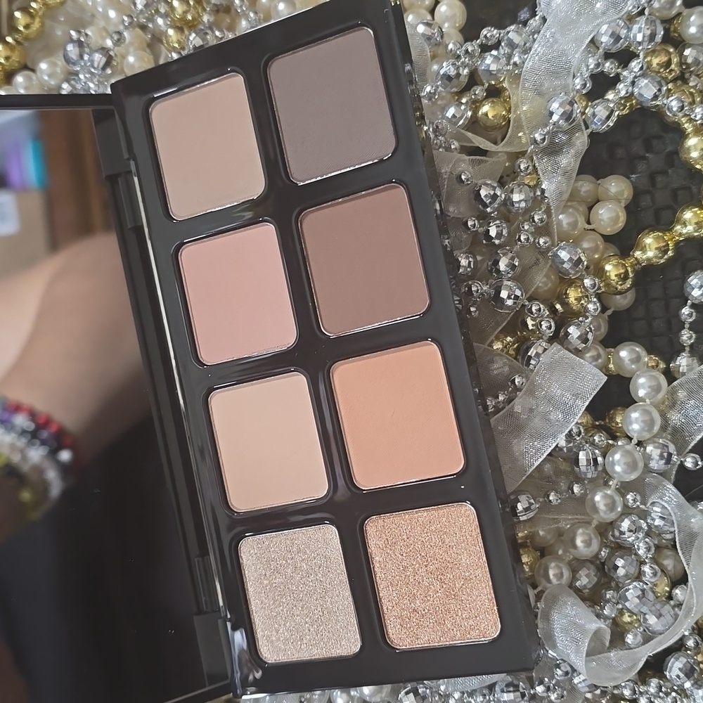 Il Makiage Shade Addict palette